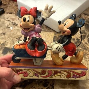 Jim Shore, Mickey and Minnie , picking pumpkins together